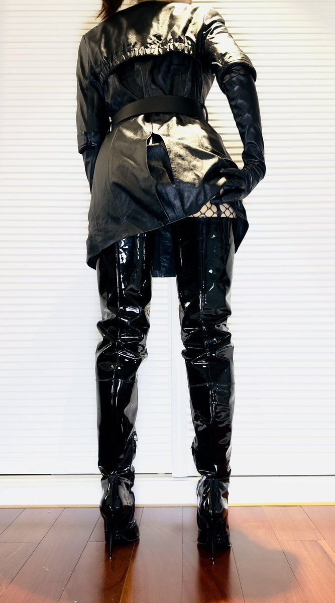Wanna see more？#Leather #crotchboots #gloves #fetish