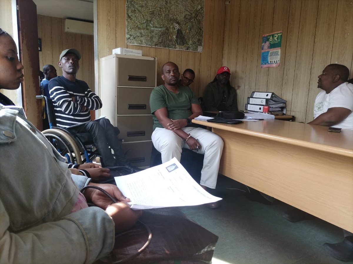 CentreforCommu1's tweet photo. 🛠️ Today in Umlazi Ward 88, our Executive Director led the #OperationSukumaSakhe War-Room meeting, driving urgent action on service delivery!
🤝 Gov depts, CSOs & community leaders united to tackle local challenges head-on. Change starts here! 💪🏾 #CCDSA #Ward88 #ServiceDelivery https://t.co/lniQbmc8sG