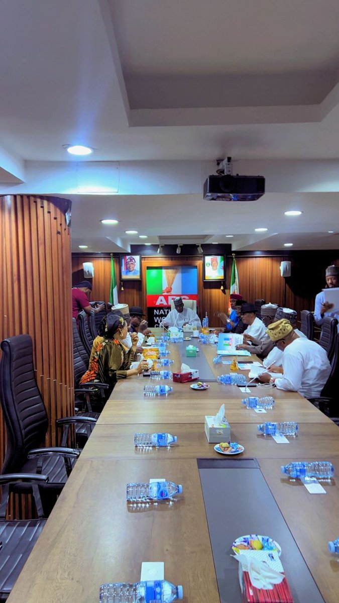 baba_adamu_'s tweet image. The Acting National Chairman of the All Progressives Congress (@OfficialAPCNg) Hon @AliBukarDalori presides over the second meeting of the National Working Committee (NWC) under his leadership at the party&apos;s National Secretariat in Abuja.