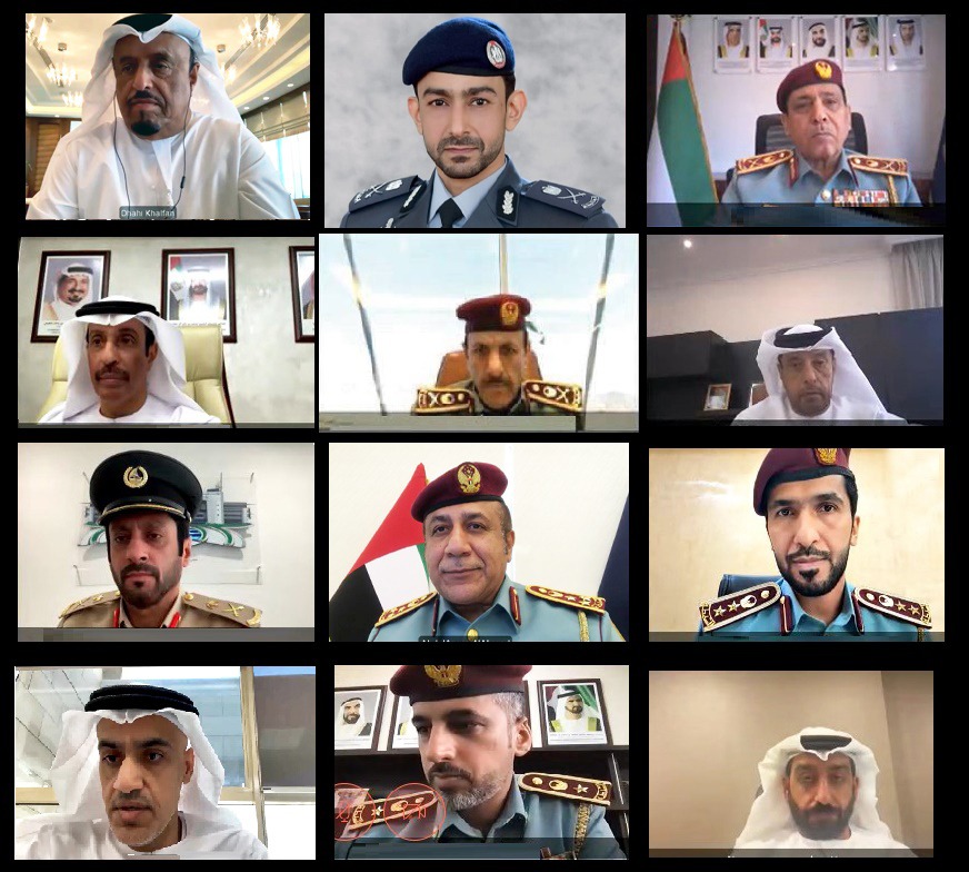 مجلس قيادات الشرطة يناقش عددا من السياسات وسبل تطوير العمل المؤسسي

ترأس معالي الفريق ضاحي خلفان تميم، نائب الشرطة والأمن العام بدبي، رئيس مجلس قيادات الشرطة بالدولة، الاجتماع الرابع لمجلس قيادات الشرطة للعام الجاري 2025م، الذي عقد عن بعد بحضور قادة الشرطة وكبار الضباط والمسؤولين