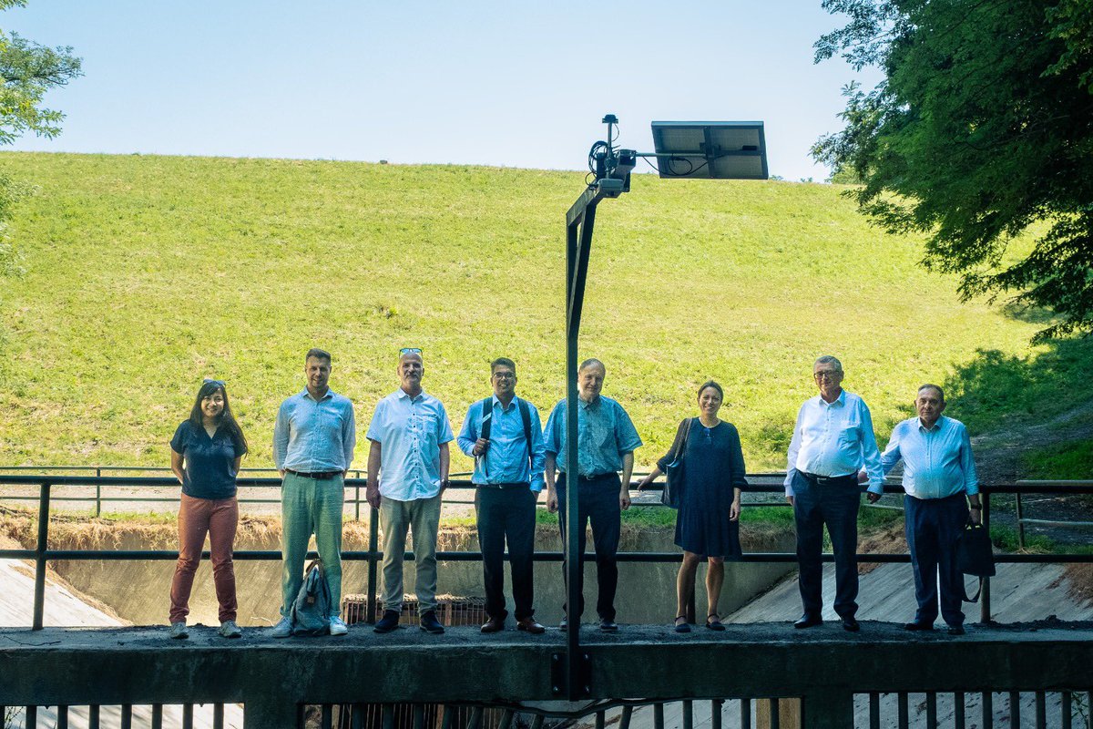 FabienFieschi's tweet photo. Très fier d’avoir accueilli à la résidence la #PME #innovante de #Toulouse VorteX-io avec ses partenaires 🇭🇷Hrvatske Vode💦pour marquer la complétion du déploiement de plus de 💯balises de surveillance des cours d’eau pour le projet #WHYLD soutenu par @EUeic 🇪🇺@EK_Hrvatska https://t.co/1ue3XklxbR