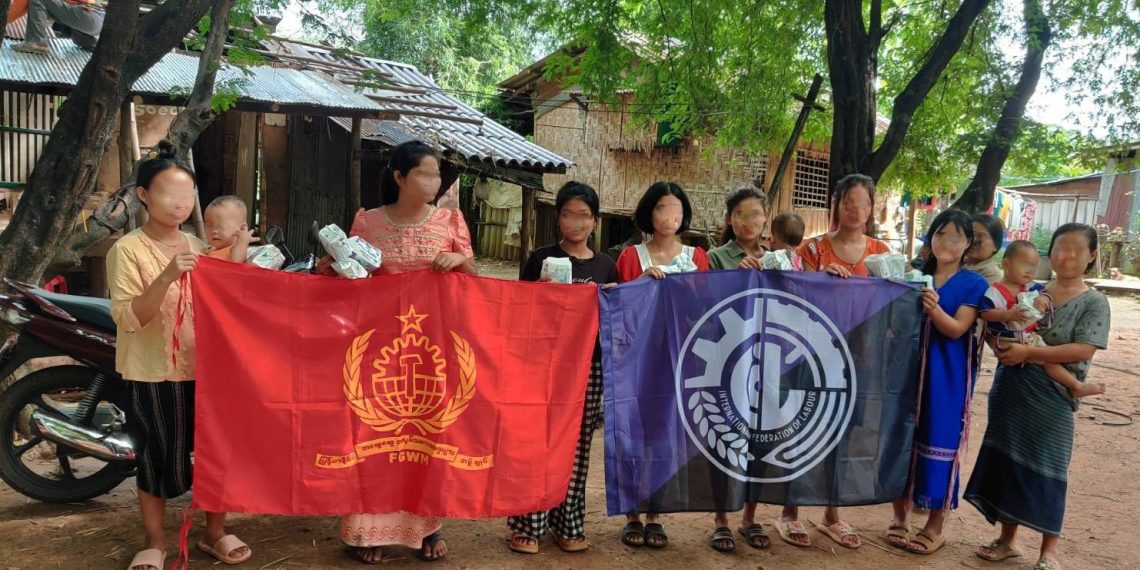 - Crowdfunding por Myanmar: empieza la distribución en las fábricas. iclcit.org/es/6098/ 

- Myanmar crowdfunding: Distribution inside factories started! 
iclcit.org/myanmar-crowdf…