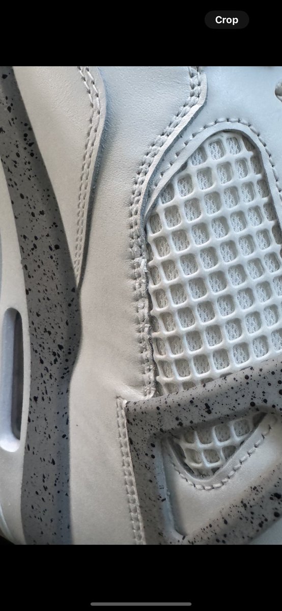 Heiz_Fresh's tweet photo. @Nike @Jumpman23 @SneakerNews @nicekicks @Complex @kicksonfire fresh out of the box. And they claim this is normal wear and tear. Nike you have to do better. https://t.co/8uqZ2wga3R