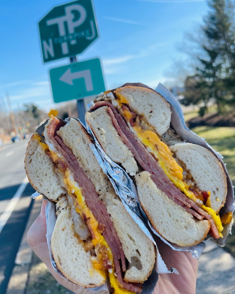 fastbagel's tweet photo. 🥯 Start Your Day the Fast Way! ☕
Fresh, fast, and made just the way you like it — swing by Fast Bagel for your morning fuel or midday pick-me-up.

📍 Stop in today or order ahead online! https://t.co/0sAl6WkfuA