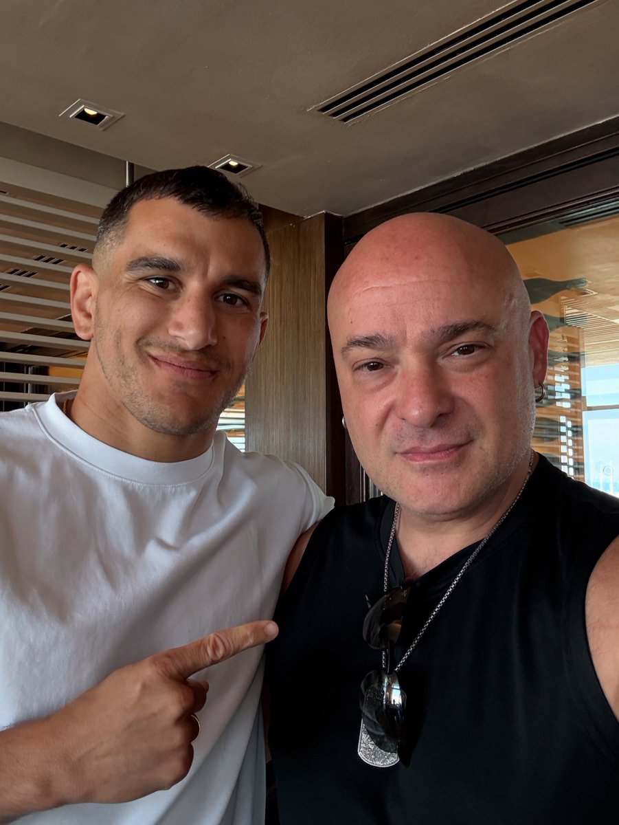 Natan_Levy's tweet image. Breakfast with this Jewish Warrior and his beautiful family.
@DavidmDraiman
✡️👊🏼💙