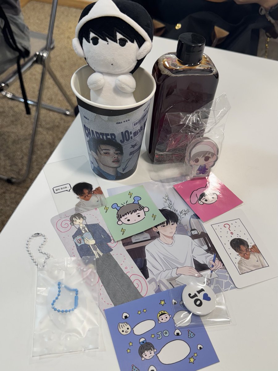 죠생일날 죠의 이야기들로 가득찬 곳에서
죠죠소녀와 죠얘할수있어서 진짜 행복했어요...🤍

#죠의_이야기의_시작
#Chapter_JO
#HAPPY_JO_DAY 
#죠둥이_생일밥_마니모고