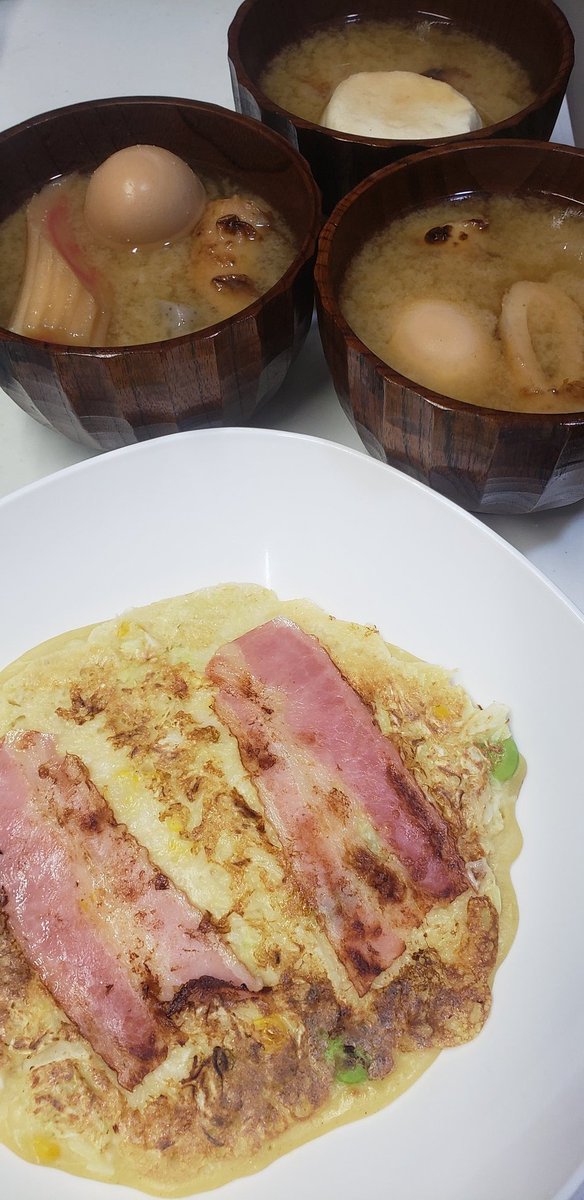 最近のお品書き

昨日夜:ペンネ卵🥗、炊き込みご飯の焼きおにぎり、おでん🍢
今日昼:塩らめーん
夜:お好み焼き、おでんの残り味噌スープ、納豆ご飯

DQ7経過報告
仲間が1人増えまた熟練度上げに勤しみブレーキがかかる
カジノはなかなか当たらないので金にモノをいわせてメダルを買う( 'ω')