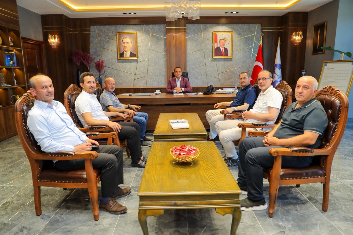 Orta Büyük Cami İmam Hatibi Necati Ergül, Orta Büyük Cami Yardım Yardımlaşma ve Yaşatma Derneği Başkanı Recai Şahin, Başkan Yardımcısı Mahmut Bölükbaş, yönetim kurulu üyeleri Av. Muhammet Özkan, Muhsin Yılmaz ve Ahmet Çeşme misafirimiz oldu.

1974’ten bu yana ilçemizin manevi