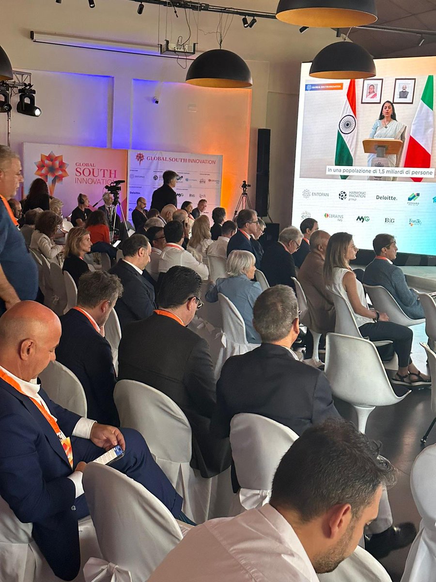 L'Ambasciatrice Vani Rao è intervenuta virtualmente all'evento Global South Innovation 2025, organizzato da Harmonic Innovation Group presso l'Azienda Agricola Costantino in Calabria.
Ha parlato del vivace ecosistema dell'innovazione in India e delle opportunità di collaborazione