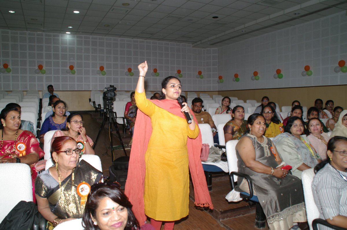 DivyaYspeaks's tweet photo. From every corner of the state, women journalists gathered not only to share their insights but to spark a wave of thought, collaboration, and transformation.

#divyabhosale #journalist #voiceofmedia #journalistdivya #expression #freedomofpress #purpose #womanjournalist https://t.co/2JbqMEFt21