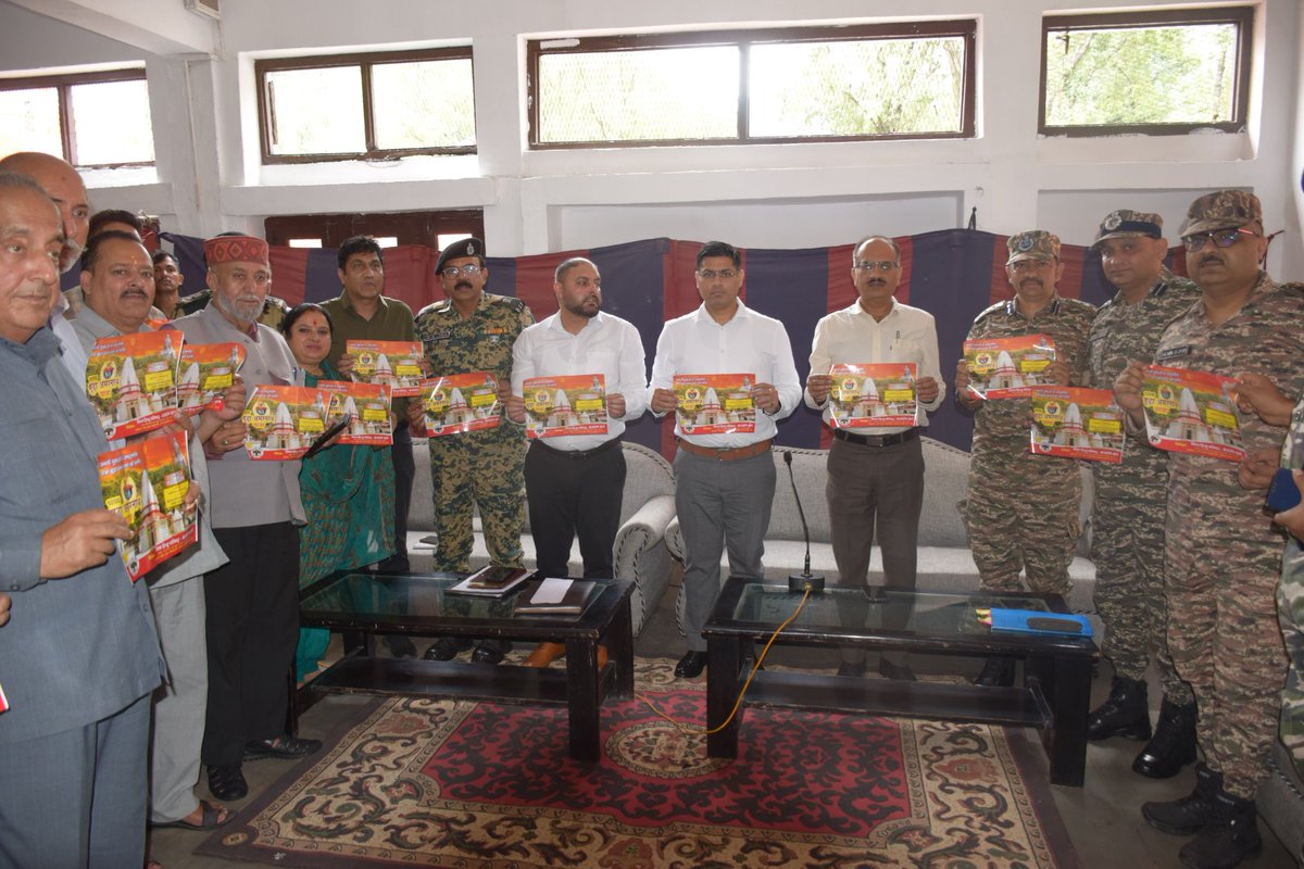 PoonchDm's tweet photo. In preparation for the smooth and successful conduct of the upcoming Shri Buddha Amarnath Ji Yatra-2025, the Deputy Commissioner Poonch, Vikas Kundal today conducted an extensive review of the necessary arrangements at the Mandi Mandir Complex.
@diprjk https://t.co/lgct34mWiP