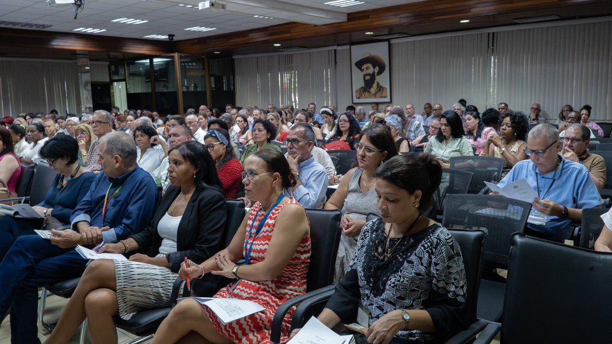 Bruno Rodríguez P (@brunorguezp) on Twitter photo Participé en inauguración de la Reunión de Cónsules de <a href="/CubaMINREX/">Cancillería de Cuba</a>.
Exhorté a los asistentes a continuar defendiendo la Revolución, a prestar servicios consulares más eficientes y a profundizar los vínculos de nuestros compatriotas con la Patria
#JuntosXCuba Participé en inauguración de la Reunión de Cónsules de <a href="/CubaMINREX/">Cancillería de Cuba</a>.
Exhorté a los asistentes a continuar defendiendo la Revolución, a prestar servicios consulares más eficientes y a profundizar los vínculos de nuestros compatriotas con la Patria
#JuntosXCuba