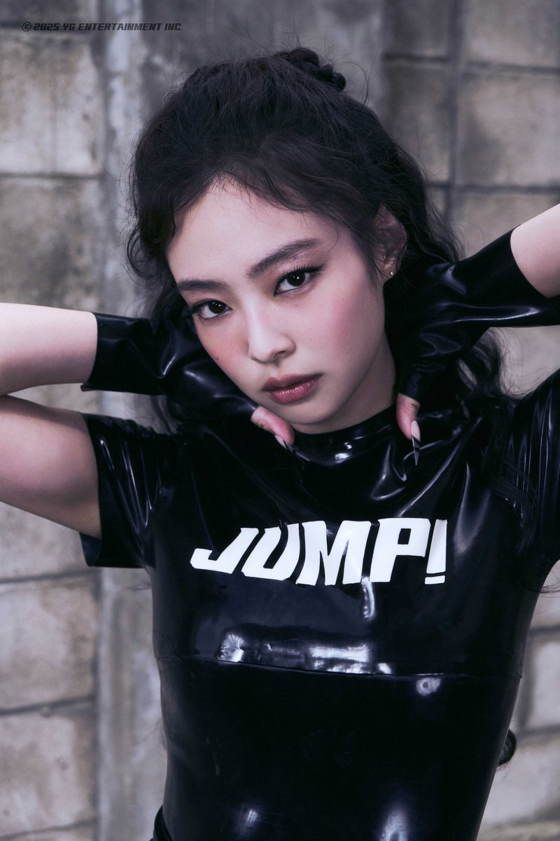 BLACKPINK releases the visual photos of JENNIE for “JUMP”