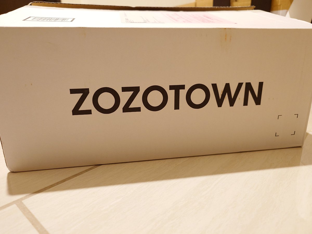 usaiai's tweet photo. ZOZOの白箱届いた！
当たるといいな
#ZOZOSALE箱CP https://t.co/gK3Qj2nyPf