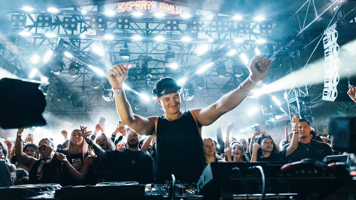 theEDMHUB's tweet photo. So @johnsummit's **Experts Only Festival** in #NYC has @Kaskade B2B Cassian, $1 per ticket funding Femme House—and zero clashes with your couch. 
Win-win. 

#EDMNews #JohnSummit https://t.co/z7JxA2YJ8w