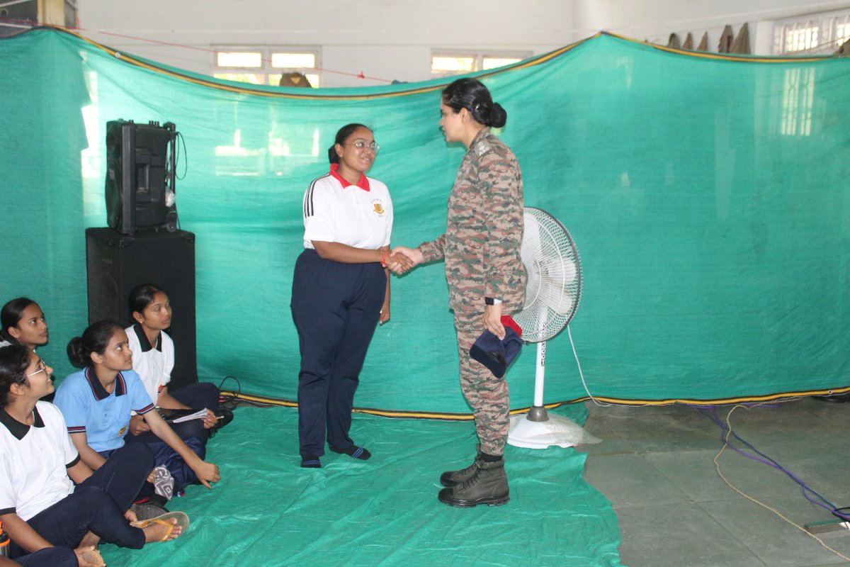#NCCGUJARAT #BetiBachaoBetiPadhao
A motivating interaction with a lady officer was held during CATC507 by 36 GUJ BN under Jamnagar Gp. The session inspired girl cadets to pursue careers in the Armed Forces and echoed the Hon’ble PM’s vision of empowering the girl child.

The