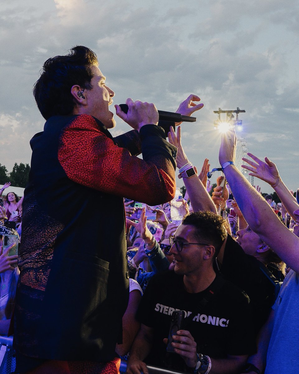 IsleOfWightFest's tweet image. We're still not over The Script's incredible set at #IOW2025! Seeing Danny get in the crowd took it to the next level. What a great moment 🎸
#SkyxIOW