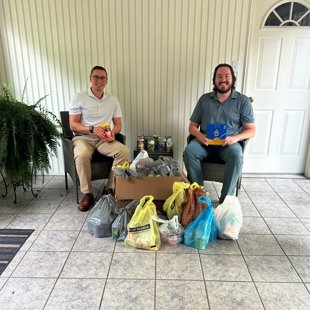 MarshalEngleka's tweet photo. This weekend marks the 4th annual Food Pantry Golf Scramble Classic! All proceeds will be donated to the Berlin Community Food Pantry. We’d like to thank this year’s sponsors, as well as everyone else involved who helped make this year’s event possible! ⛳️🥫 https://t.co/2R883pmhaX