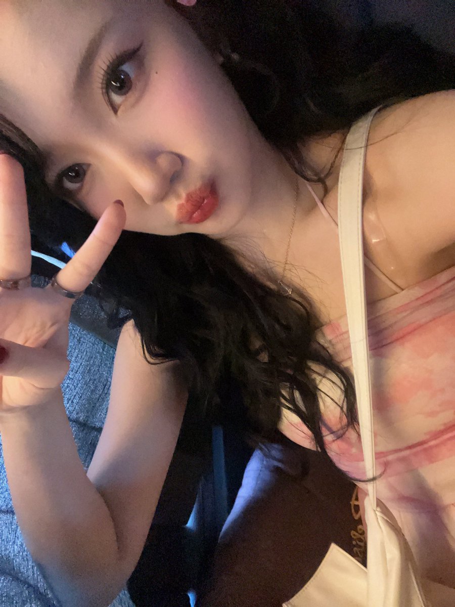 L_MarshaJKT48's tweet photo. Terimakasii banyakk Solo!!!
Untuk semua yang menyempatkan diri untuk dateng hari ini terimakasi banyak yaa, hati2 yaa kalau lagi jalan pulang✨ semoga kamu pulang dengan rasa senang yaa!
Once again thankyouu so muchh Solo see youu soon😍 https://t.co/jJCaQhwOG8
