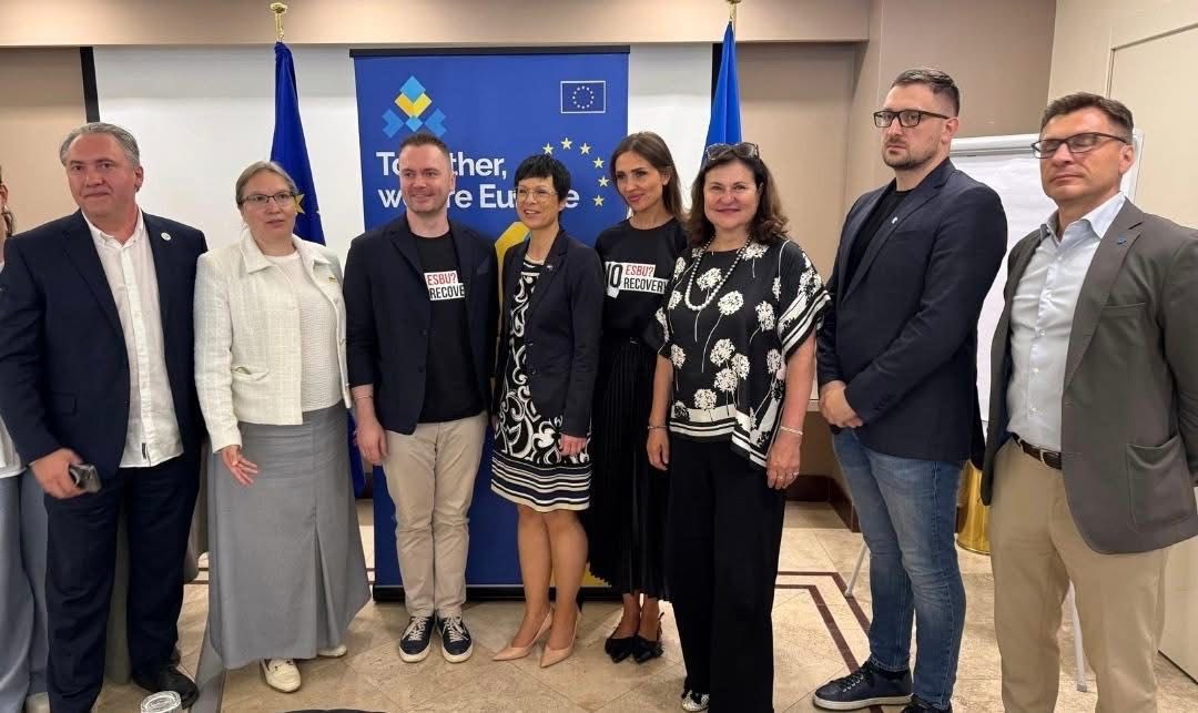 TransparencyUA's tweet image. 🤝Today, our executive director Andrii Borovyk meet with Marta Kos, Commissioner for Enlargement.
Andrii spoke about reforms, challenges encountered, and the need for Ukraine to mobilise to meet reform expectations.
War is not an excuse, we must reform on our path to EU. ☝️