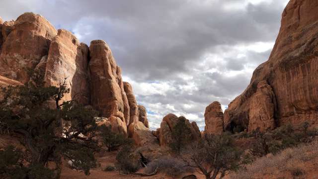 utah_photogs's tweet photo. Why you don't need to worry about timed entry at Arches National Park until late August. Horrible decision!  https://t.co/h8N0QqSMZC https://t.co/XqOlOJ0NsX