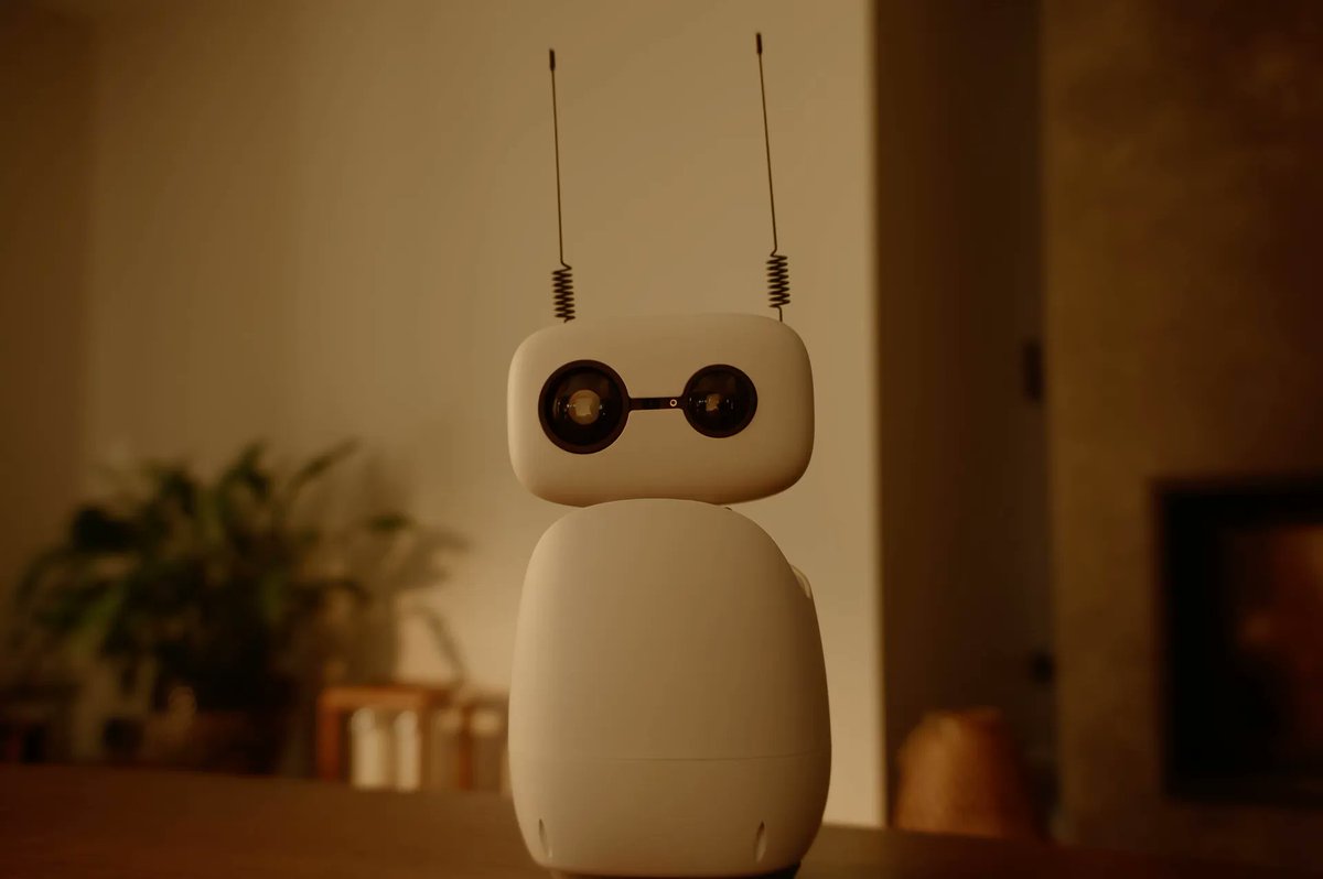 Hugging Face démocratise la robotique avec ses robots Reachy Mini qui carburent à l'IA. Ils sont livrés démontés pour encourager la compréhension de l’appareil et la créativité de ses utilisateurs.