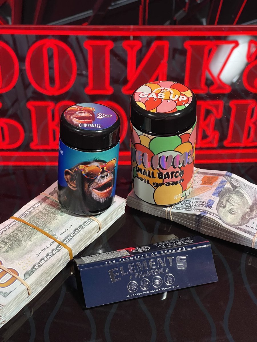 🚨ITS OFFICIAL🚨

$20,000 Grand Prize High Rollers Playoff Series between <a href="/TerpMotivation1/">Terp Motivation</a> &amp; <a href="/B_Eazyllc/">B Eazy</a> begins this Friday💯

Bothe gentleman have put up $10k and 3 Z or Z cross strains to face off, best 2/3 takes it all. Who you got?! Vote below!👇 

#BUTHOWDOESITSMOKE