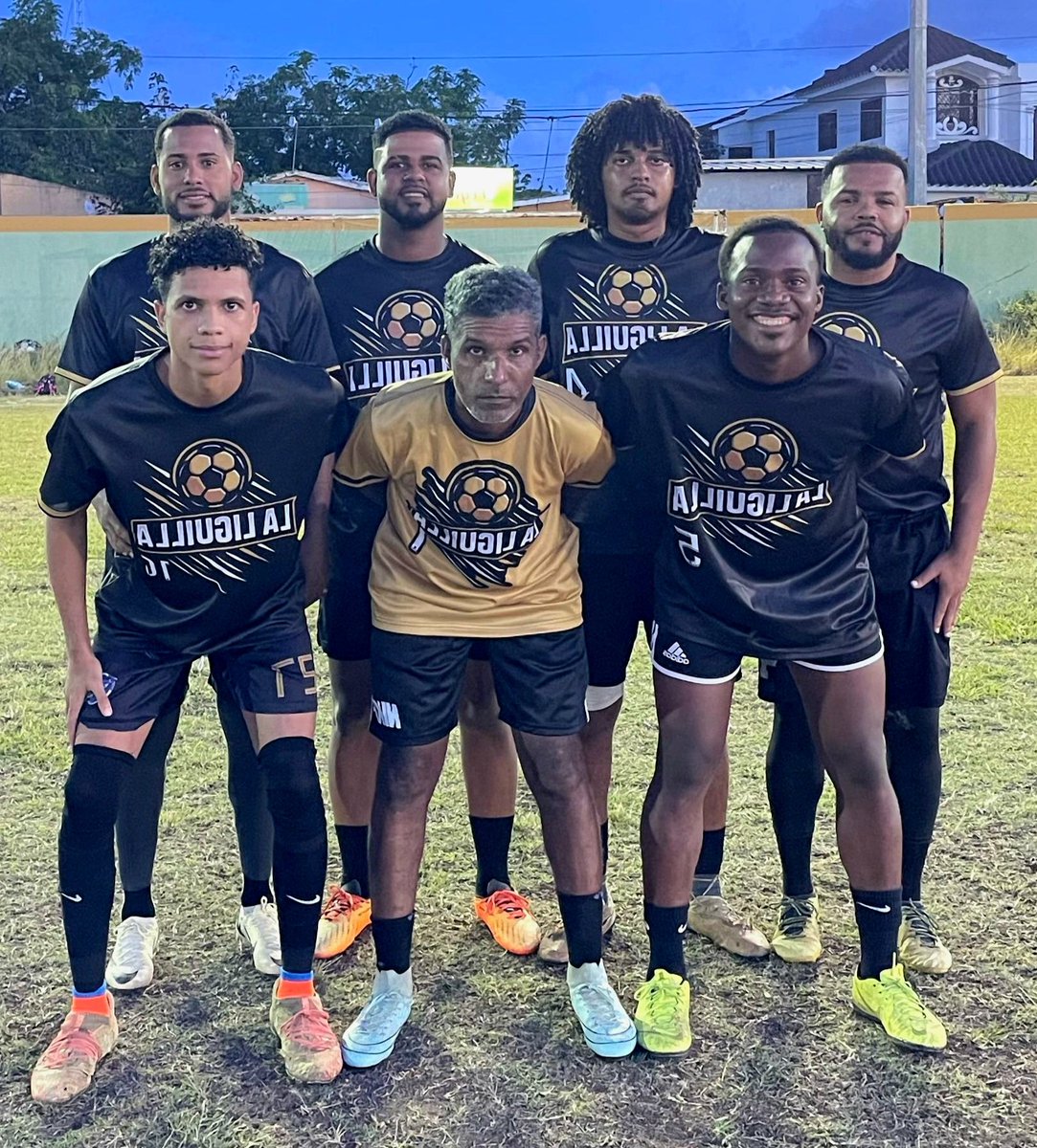 afeyjmr's tweet photo. La Asociacion de futbol de El Seibo inaugura la 3era edición de la Liguilla. Un grupo de Jóvenes profesionales futbolistas todos tienen 3 años sin interrupción este importante evento. Esta versión fue dedicada al reconocido dirigente del fútbol Jean Anubi Mercedes Perez. https://t.co/foxBD80Grt
