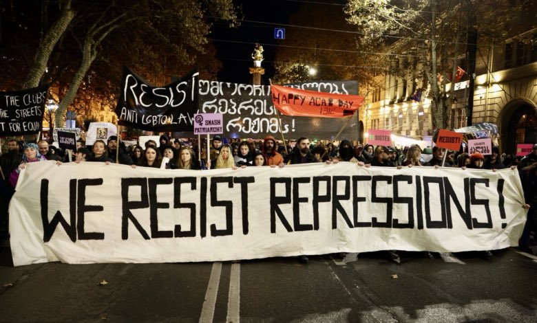 Helenkhosh's tweet image. Resistance, non-cooperation, unity! ✊🏻
Our fight against the Russian special operation has never stopped. We need various supplies for the protest, including spray paints, stickers, etc. Our protest includes not just Tbilisi.
If you believe in our fight and want to contribute,…
