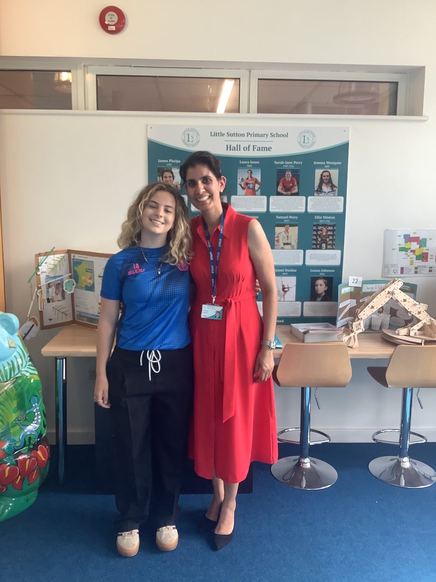 littlesub75's tweet photo. Wonderful to have @marthamacphail in school to present our Year 5 Sparkle award. Thank you to all families who were able to share this very special end of year moment. We are all so proud of your achievements. Martha was able to take a trip down memory too! https://t.co/UnWZDpU1Ai