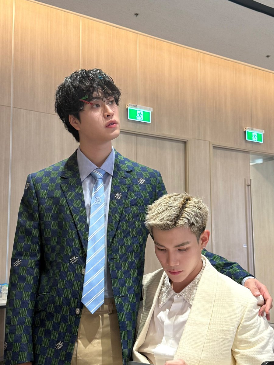 F4CS's tweet photo. รัก LV ❤️❤️❤️ Thanks for having GMNF 😍🫶🏻

GEMINI LV TRUNK SHOW BKK
FOURTH WITH LV TRUNK SHOW
#LVMenFW25xFourth
#LVMenFW25 #louisvuitton https://t.co/Bmfuu0dd14