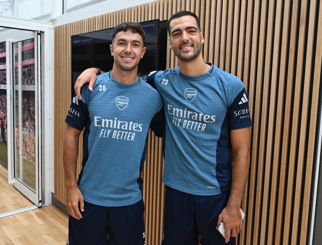 afcstuff's tweet photo. Martin Zubimendi &amp; Mikel Merino reunited again. ❤️ https://t.co/EY2d7DLYbv