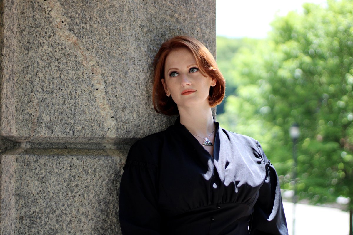 TheOperaGeek's tweet image. A few more photos from my lovely publicity/family photoshoot with the wonderful Angela Deldin!

PJ's mom and mine have been asking us for photos for about a decade, plus i DID chop so much of my hair off, so I figured...may as well do them both at once. 😂

#Publicity #SingerLife