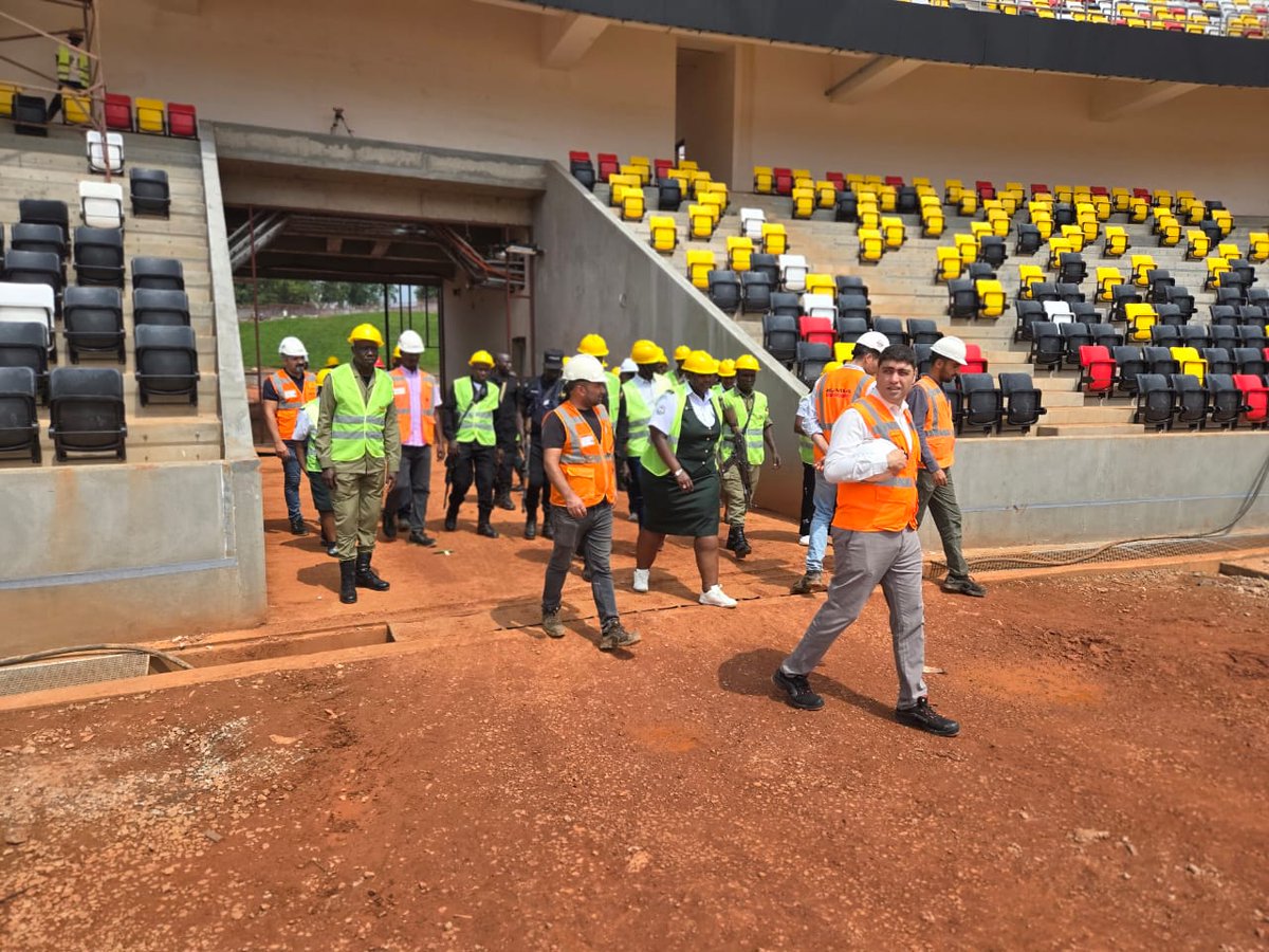 DCICUg's tweet image. Today, our Compliance team conducted a sensitization program for the foreign communities in Jinja & Hoima. The session focused on informing participants about immigration facilities, their responsibilities, & our obligations to ensure compliance and foster mutual understanding