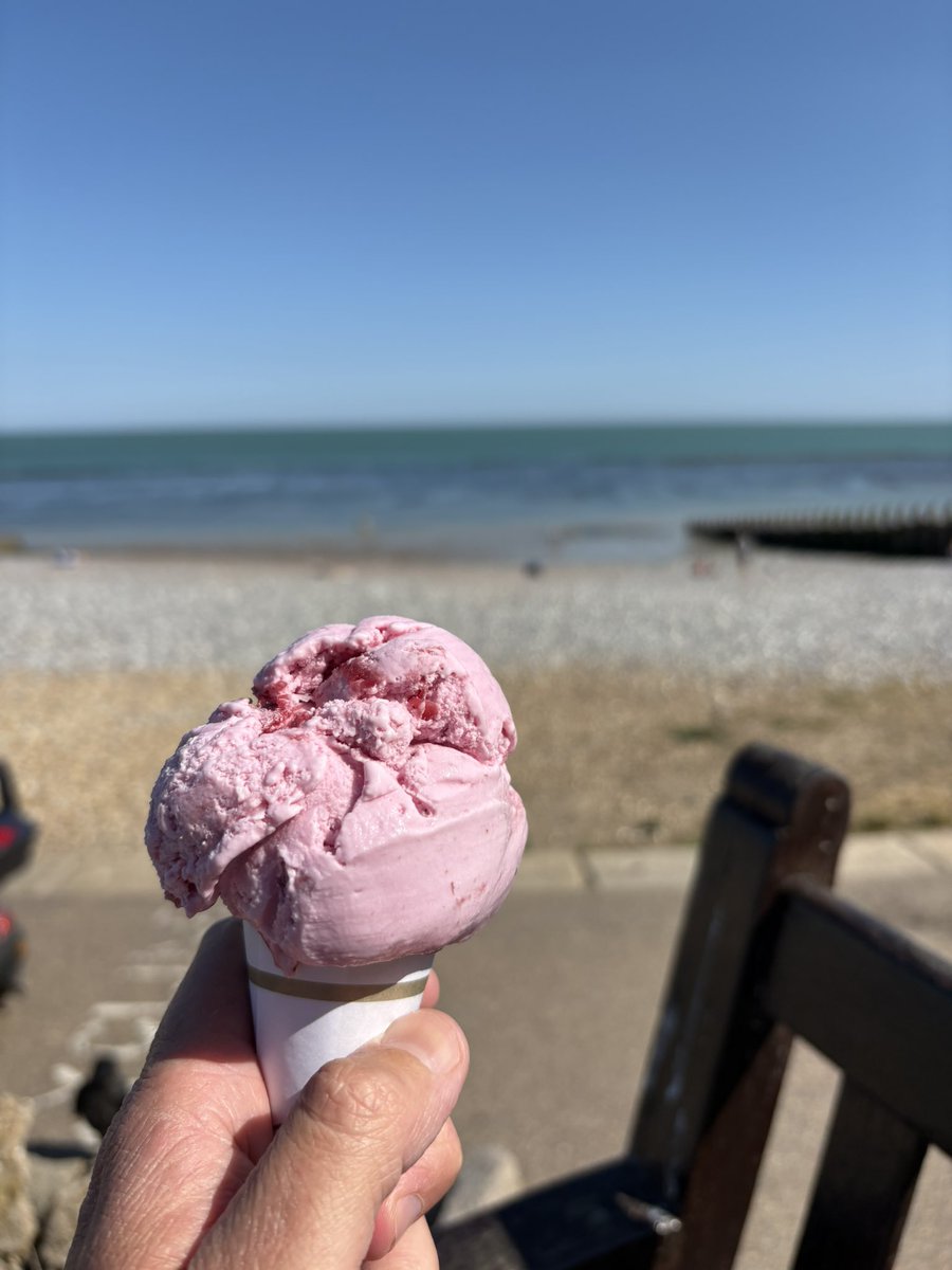 justoneoftheta1's tweet image. Bit of headspace and an ice cream before my last Governors of the year! #edutwitter
