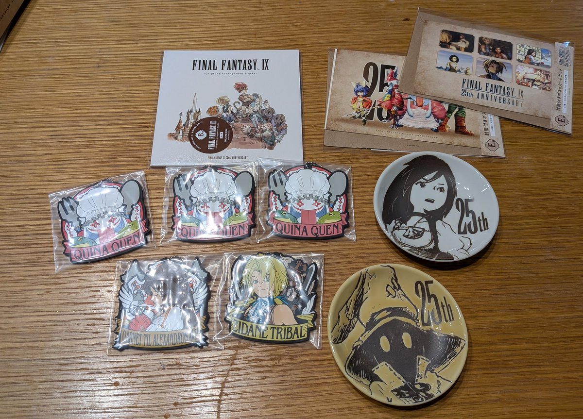 mighty_d0706's tweet image. A賞ビビ来たァァーーーーー!マジかよっしゃーー(※道中クイナ3被り)
持ち帰って早々、下の子による面接を受け、上の子の抱き枕になりました。
3人ともカワイイからヨシ!笑👉️