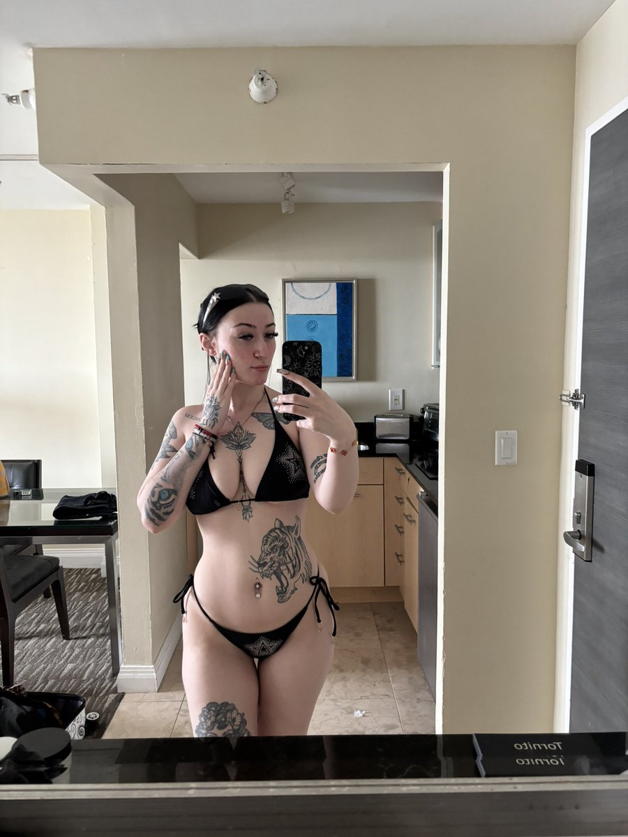 goddess_saigeee's tweet photo. Not a morning person, unless it starts with a tribute .. cashapp: $reneebaby777    

#paypig #findom #findombrat #moneyonly #cashapology #goddessklara #datenight #findommistress #dominantmommy #cashcow #listentome #Ownership #dom https://t.co/u1xmnqZiWH