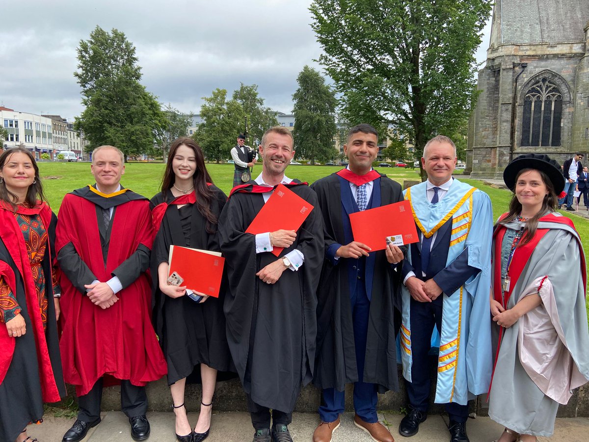 Very proud of our new <a href="/UniWestScotland/">UWS</a> BA (Hons) ESL graduates! Congratulations to all of you, and to those who couldn't make it to the ceremony today 🥳