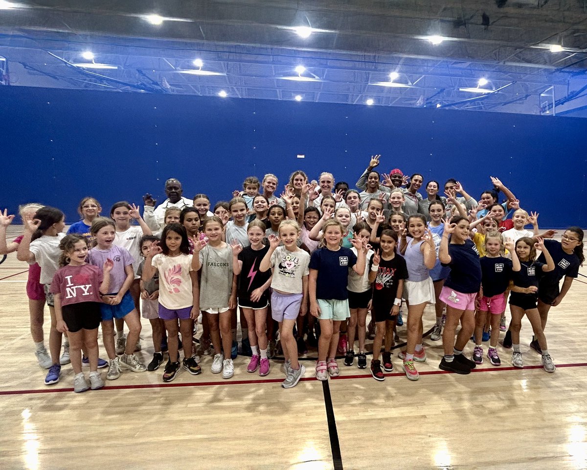 FAUWBB_Hoops's tweet image. Had a great time volunteering with Boca Raton Basketball Club yesterday evening!
#WIP🏝️
