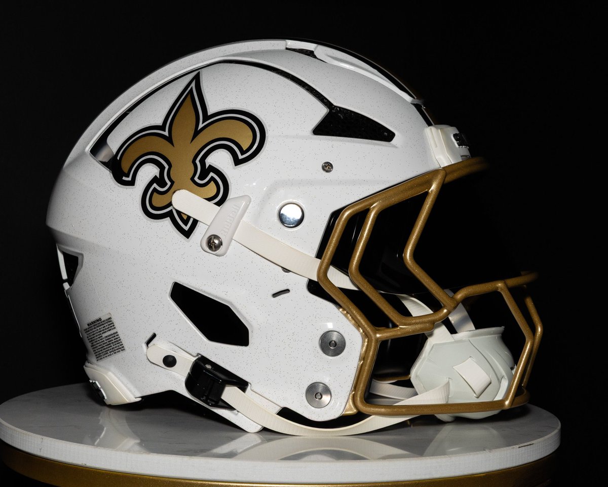 LAFBReport's tweet photo. Easily a top 5 uniform in the entire NFL! 

❄️❄️❄️ #BootSwag #Saints .@Saints https://t.co/6aUIL3d4vf
