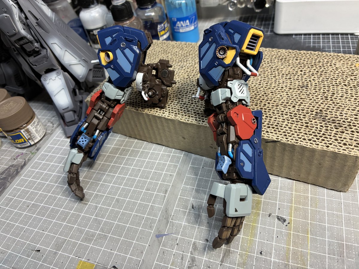 とさしん版 #Zガンダム 制作
腕の塗り分け完了
ここからスミ入れ・デカール貼り・つや消しコートになりますが、相変わらず熱中症気味で本調子ではない😞
それでも作りたいんだから結局病気なのね😆
#とさしんモデル
<a href="/tosashin1028/">とさしん。⚙️</a>
#Zガンダム40周年