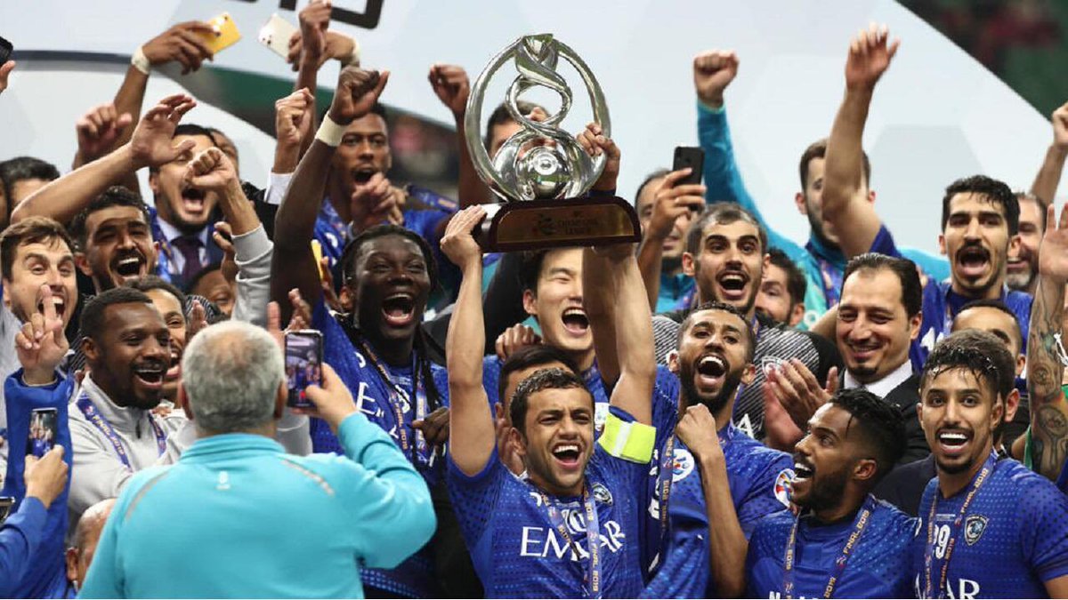 SaudiProject's tweet photo. 🔴 عاجل

نادي #الهلال يوقّع رسميًا مع جامعة الأميرة نورة لاستضافة مقر تدريبات الفريق الأول، ويبرم عقدًا لإنشاء منشأة تدريبية متكاملة تضم ملعبين وصالات ومرافق طبية وإدارية، ضمن خطة لتعزيز بنية النادي ورفع جودة أداء الفريق https://t.co/qJVWuFVcWy