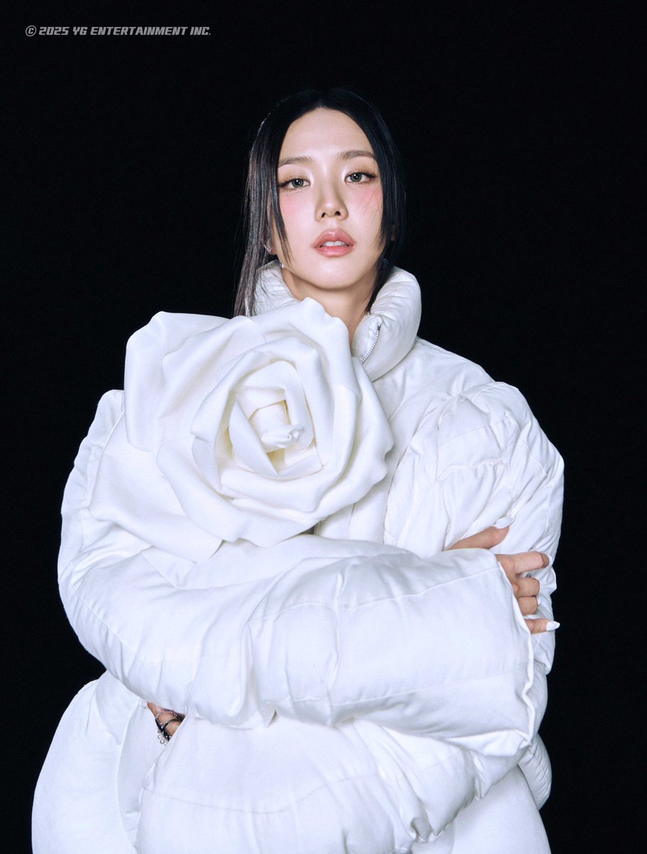 coffeeforjisoo's tweet image. FLOWER