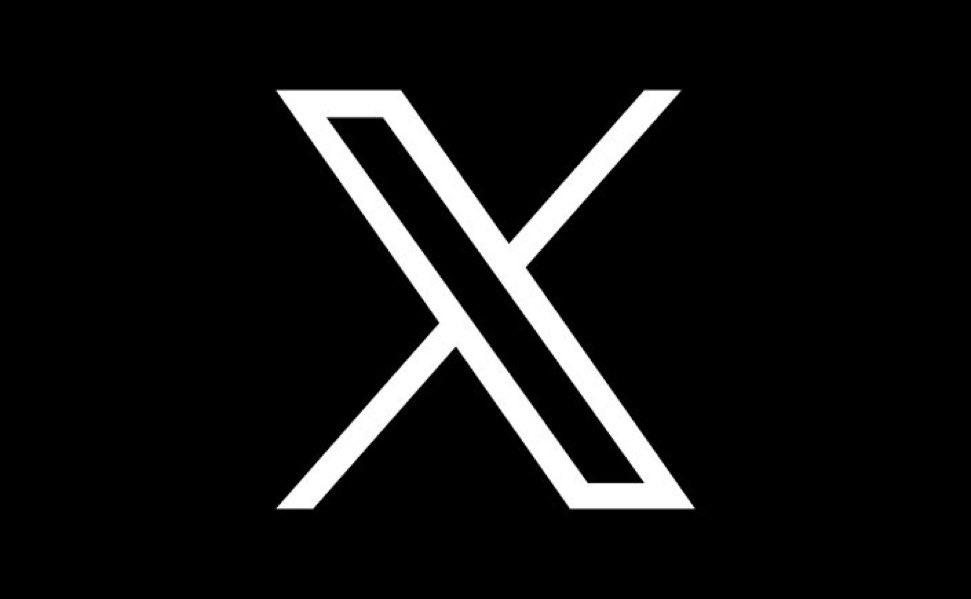 NewsLiberdade's tweet photo. 🚨AGORA - Linda Yaccarino renunciou ao cargo de CEO da X após Grok ir a loucura https://t.co/yowvj3LYf3