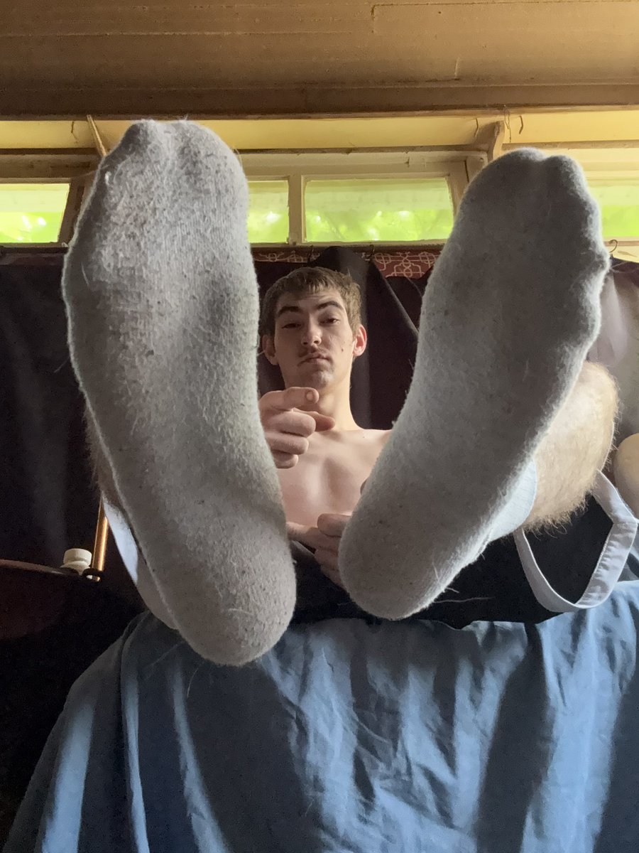 MasterDrake9's tweet image. Loser get down and start sniffing
#findom #footslave #cashmaster #cashslave 
@MASTER_UPDATES