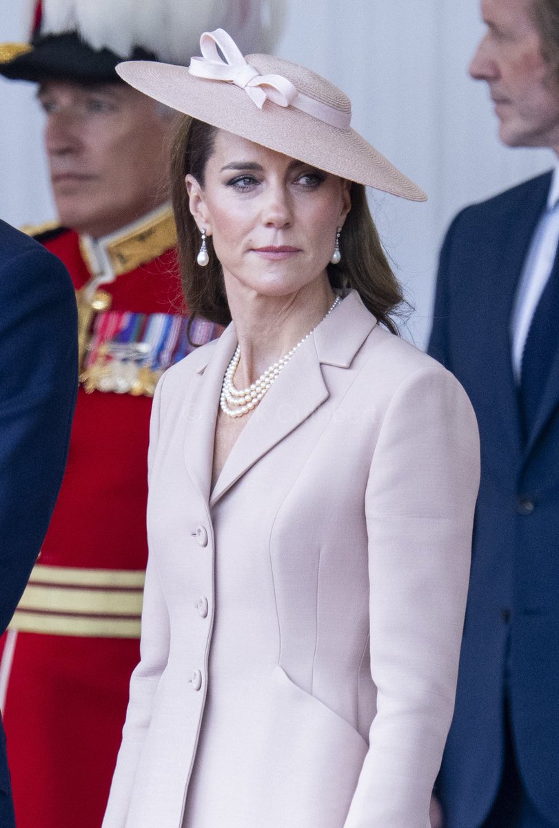 The Princess of Wales personal assistant of 15 years, Natasha Archer,  is leaving and embarking on a new professional journey👌
She was Catherine's stylist before becoming her personal assistant. We wish her well in her future endeavors🤩
   Meanwhile, News reports confirmed that