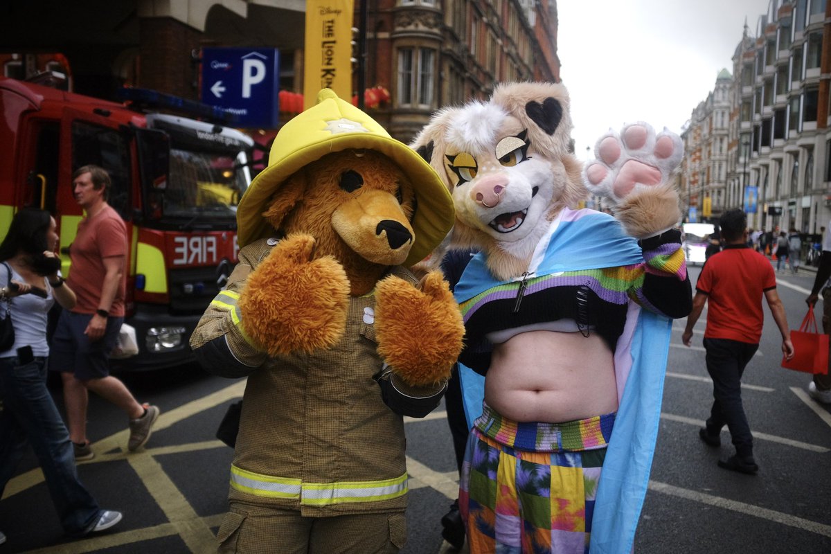 massivemutt's tweet photo. it’s my birthday!! happy pride everyone :3 💕 https://t.co/CgMPX744u2