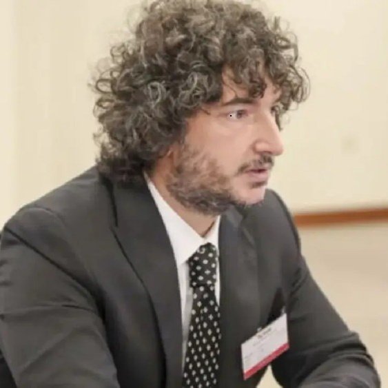 X'in avukatı Gönenç Gürkaynak:

"Bir gün Grok'un direkt cezai kovuşturmaya muhatap olarak savunulması gerekebileceğini ben bile tahmin edememiştim. 

Sürpriz kavramı kalmadı."