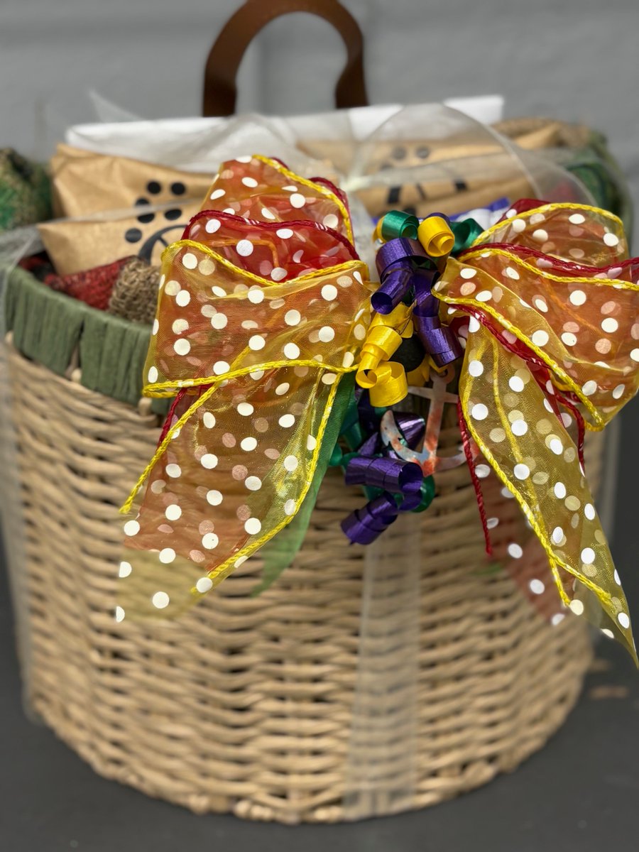 20 Coffee Sampler ready to ship ;). 20 4-ounce bags of freshly roasted arabica coffee picked to fit the giftee's preferred flavor profile. Learn more here: buff.ly/UNEgBVH 

#thequeenbean #coffee #giftides #summervibes #coffeelover