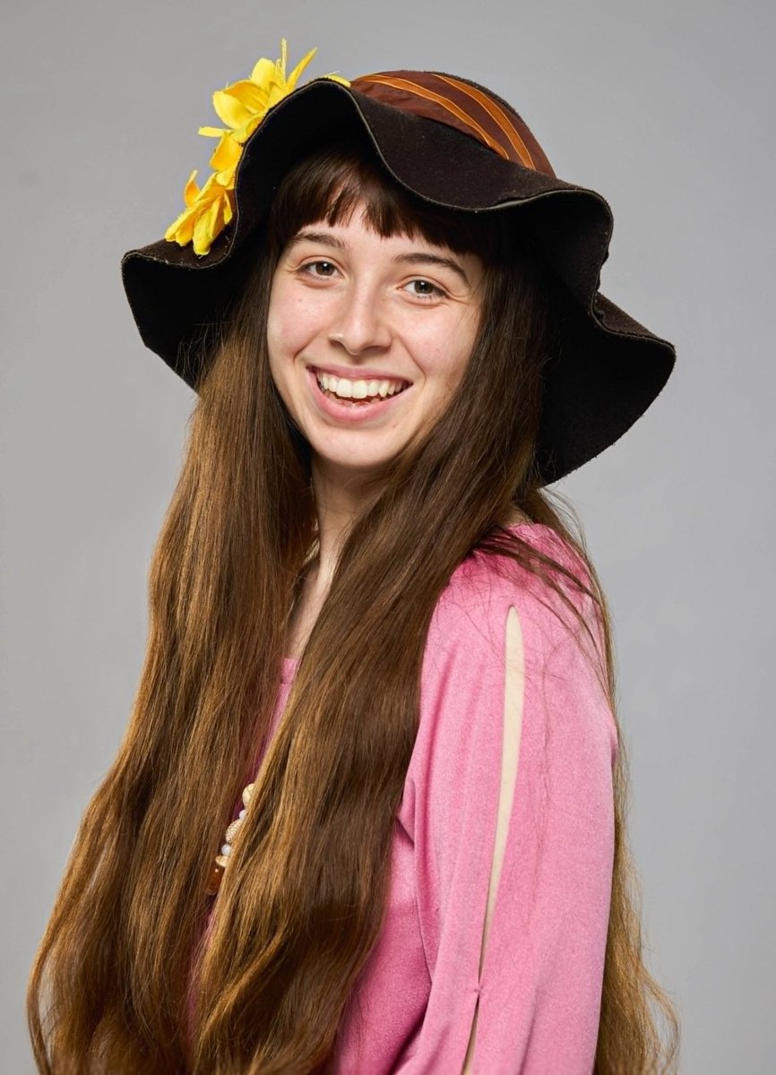TheVetos's tweet photo. #BB27 she’s prob using her aura reading abilities to find the secret rooms in the house https://t.co/cytsl7qGJM